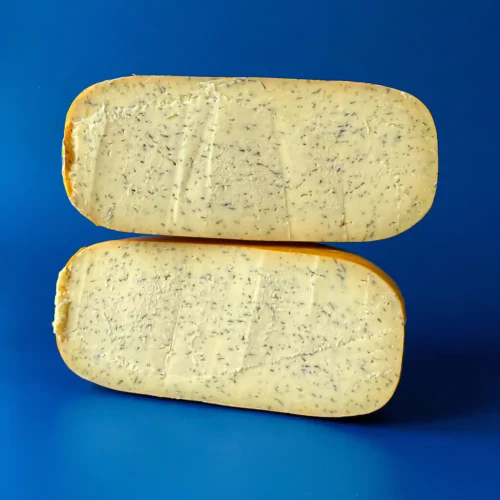 Ser-holenderski-Gouda-Ruscello-z-dodatkiem-pokrzywy-sferasera-2.webp