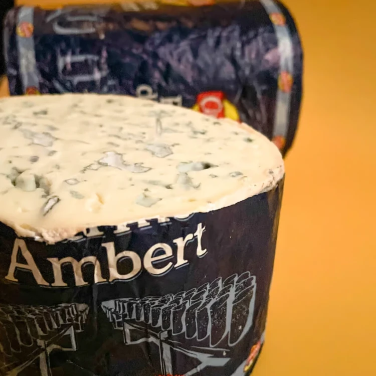 Francuski-ser-plesniowy-Fourme-dAmbert-AOP-1-sferasera.webp