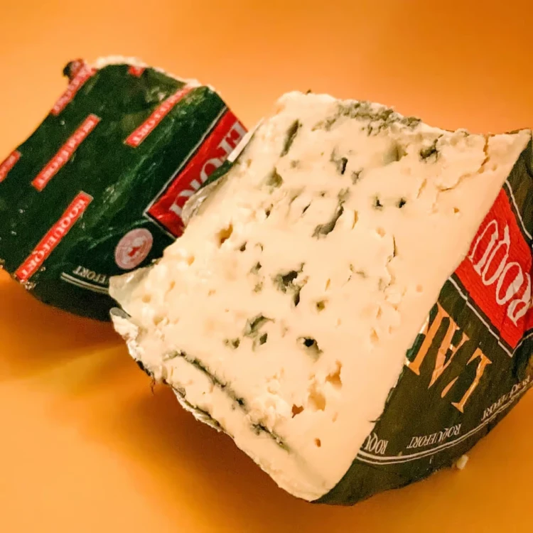 Francuski-ser-Roquefort-AOP-1-sferasera.webp