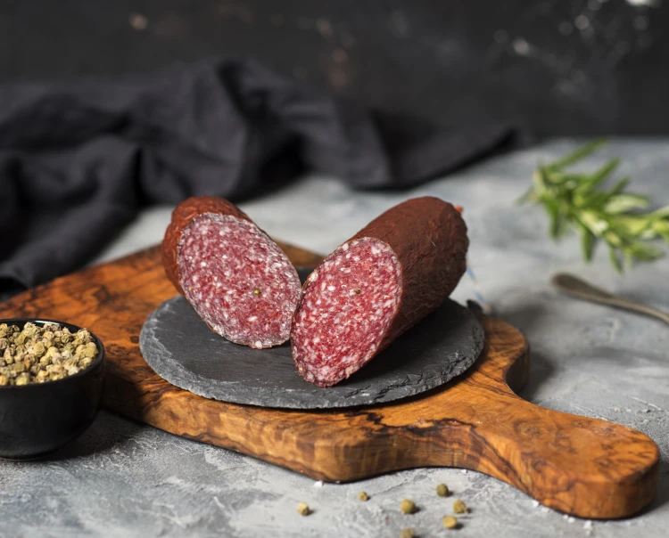 Salami-z-jelenia-sferasera-2.jpg